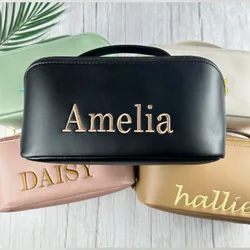 Nuovo nome personalizzato borsa cosmetica da viaggio portatile da donna borsa da toilette in PU borsa da toilette personalizzata con nome ricamato