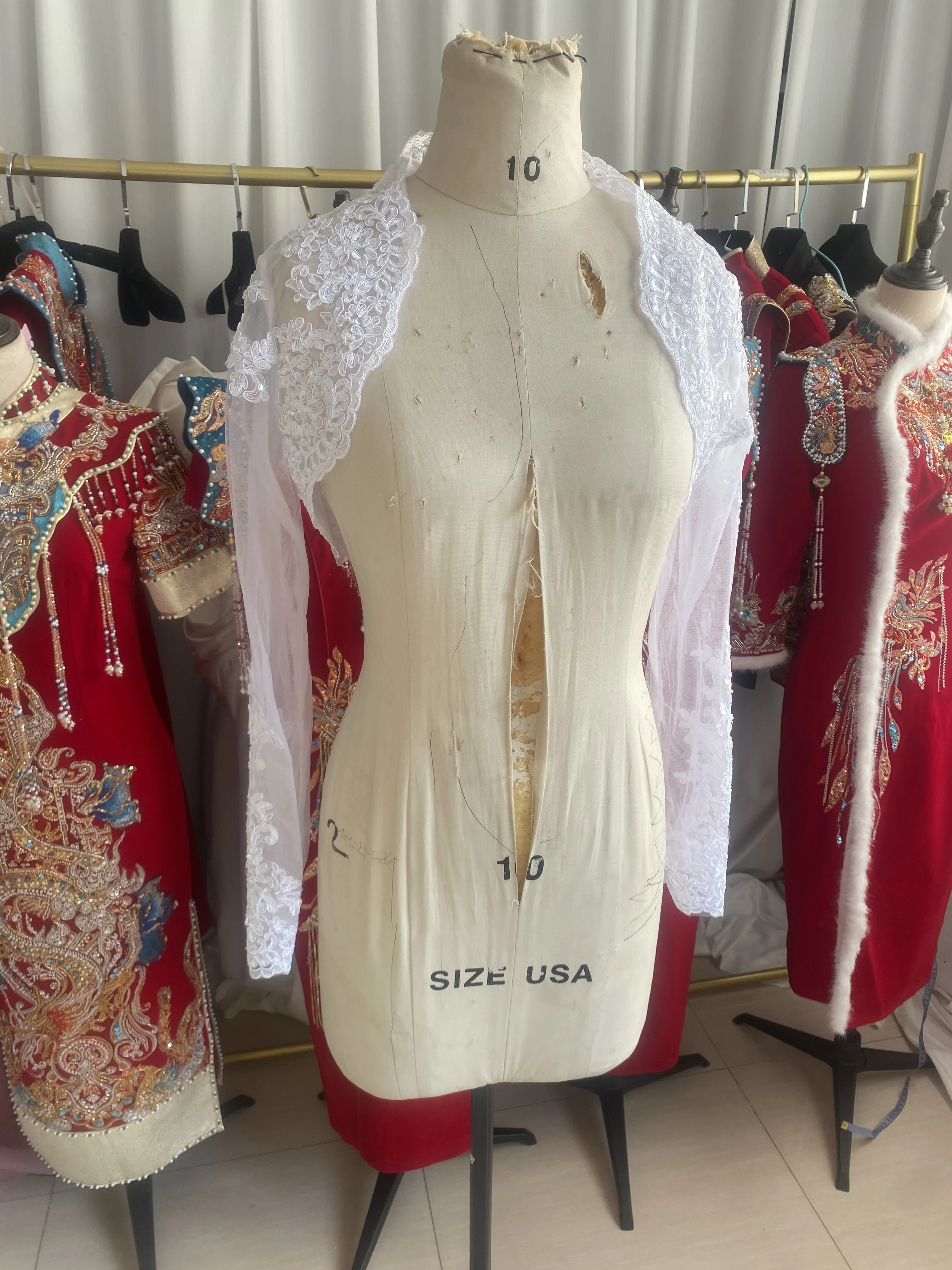 Bolero de renda personalizado para mulheres, jaqueta de noiva de manga comprida, trevo para casamento, frete grátis, WJ935