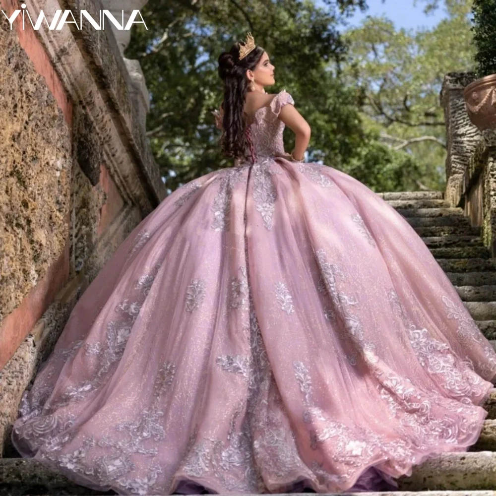 Clássico rendas apliques princesa longo fora do ombro quinceanrra vestidos de baile rosa glitter doce 16 vestido personalizado