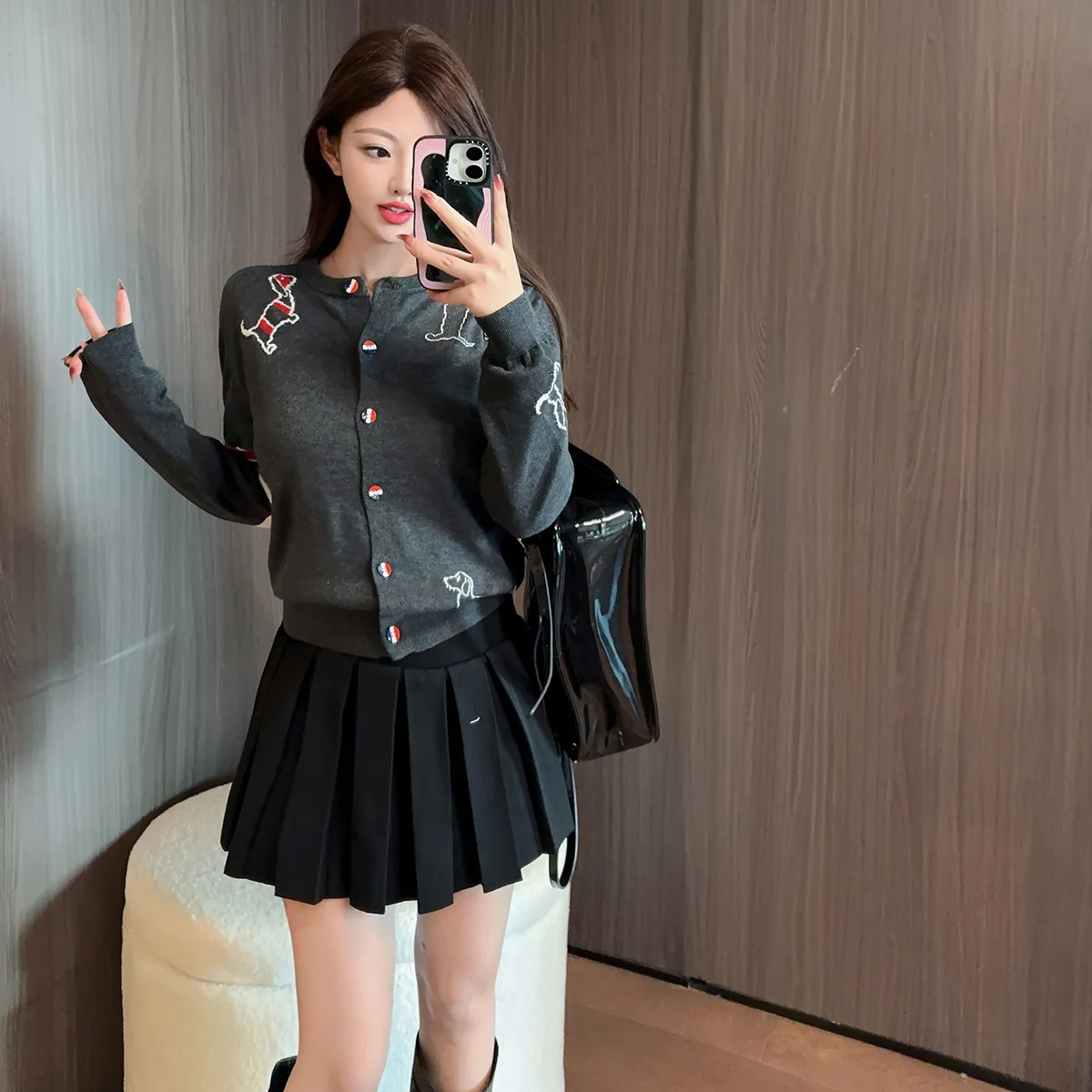 

Весна 2023 г., новый вязаный свитер Sle College Wind Color Colion Doggie, круглый женский топ с пуговицами Ne Color Faion