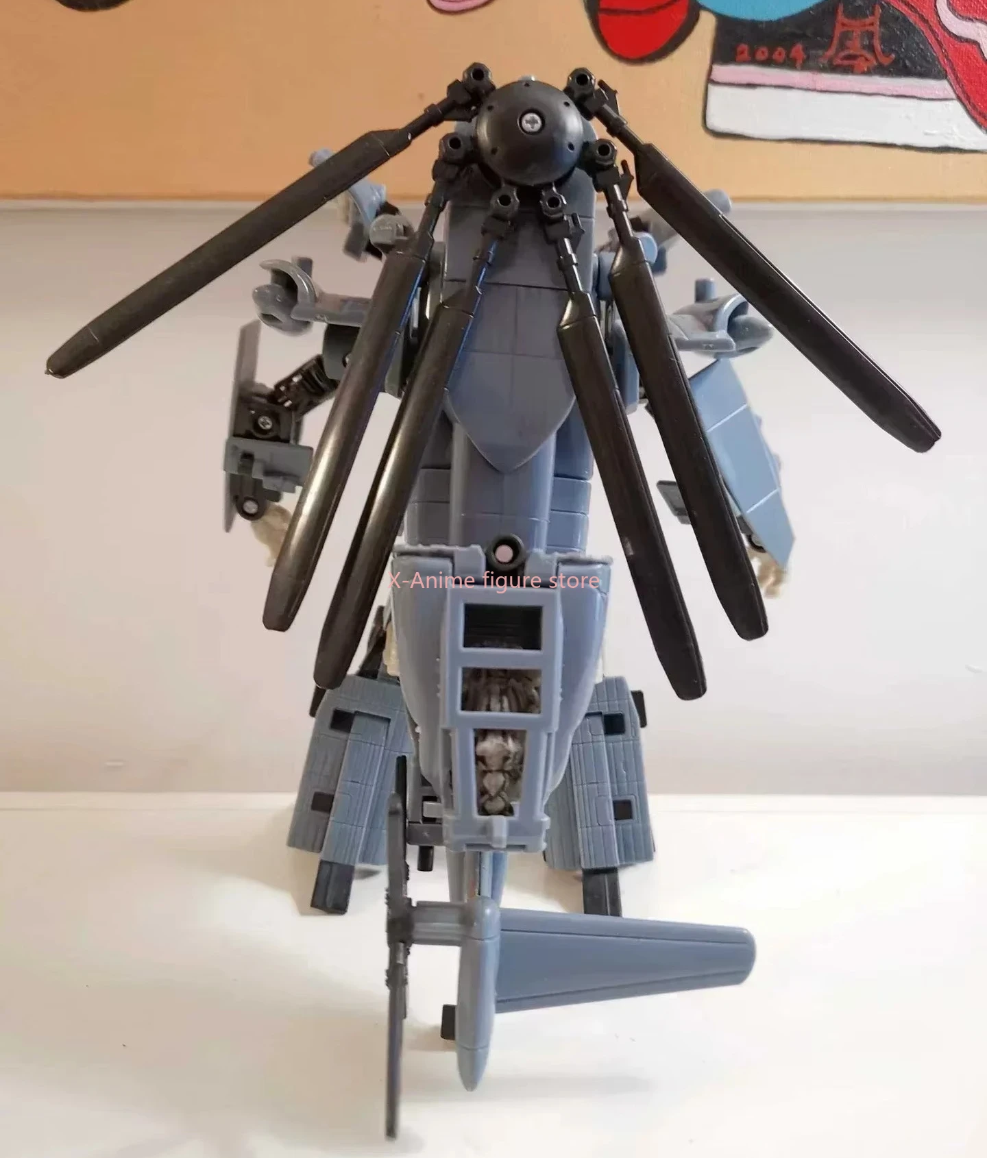 Disponibile Giocattoli di trasformazione Elicottero oscurante Classe V Edizione limitata Modello di robot aereo Collezione di action figure Regalo per ragazzo