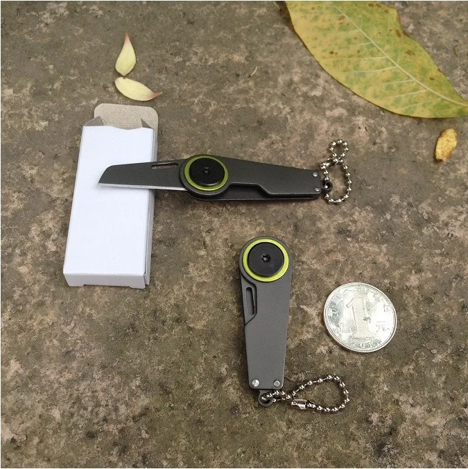 EDC Tool Keychain, 3cm Portable Folding Knife Multi-tool for Outdoor Survival & Zipper Pull