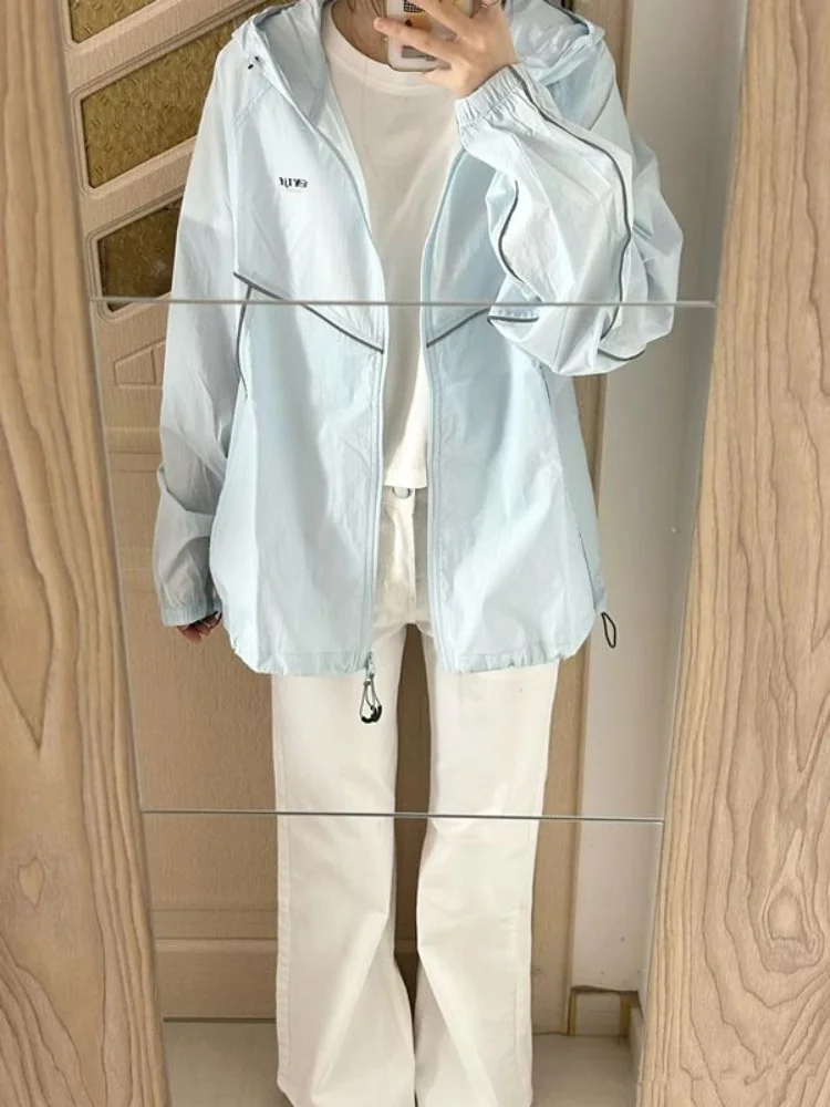 

Женская летняя уличная одежда с капюшоном для защиты от солнца, свободного кроя, дышащая, тонкая, с охлаждающим эффектом, новая модель Весна 2026