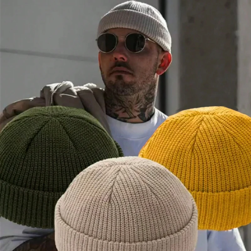 1 Stück solide Strickmützen für Herren, Unisex, warme, gemütliche, gestrickte Mützen mit Bündchen, geeignet für den täglichen Gebrauch auf der Straße. Herbstoutfit