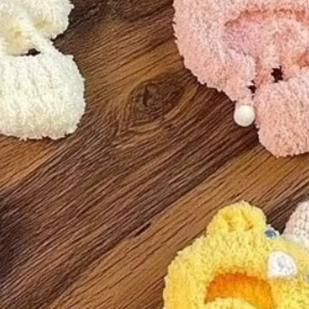Nowy Zestaw Nakryć Głowy do Torby Urocze Ubranka Anime z Pomidorami i Baklażanami Niedźwiedź Szczeniak Kapibara Kolorowe Ubranka dla Zabawek do Ozdoby Torby