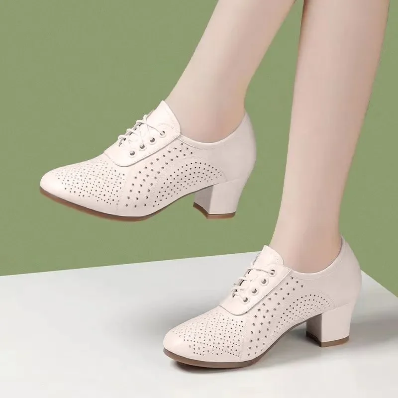 Sapatos Femininas Moda damska Wysokiej jakości wiosna i lato Sznurowane czarne buty na wysokim obcasie Student School White Shoes A244