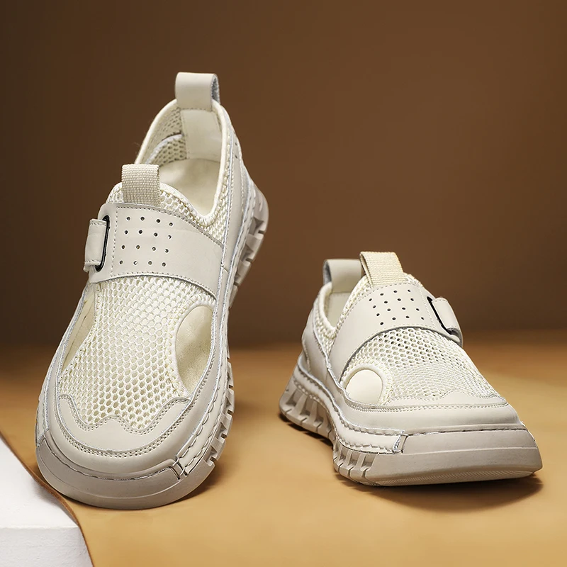 

Новые мужские летние сандалии: удобные, высококачественные, дышащие, для пляжа или повседневной носки на улице, размеры 38-46, универсальная обувь.