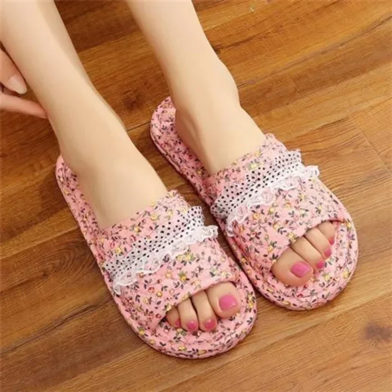 Korean Version of Cloth Sole Home Furnishings, Indoor Silent and Non Damaging Floor, Soft Sole Men and Women's Couple Slippers