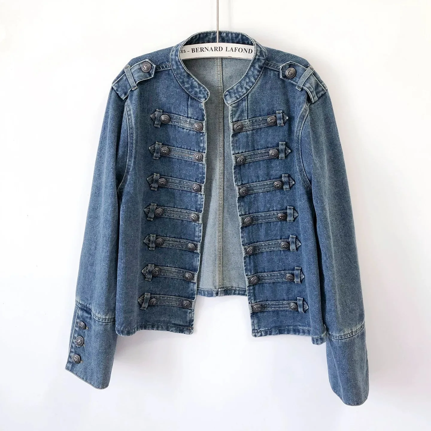 Women Vintage Military Style Denim Jacket Stand Collar Double Breasted Decor Button Cropped Jean Coat Long Sleeve Slim Fit Ladie