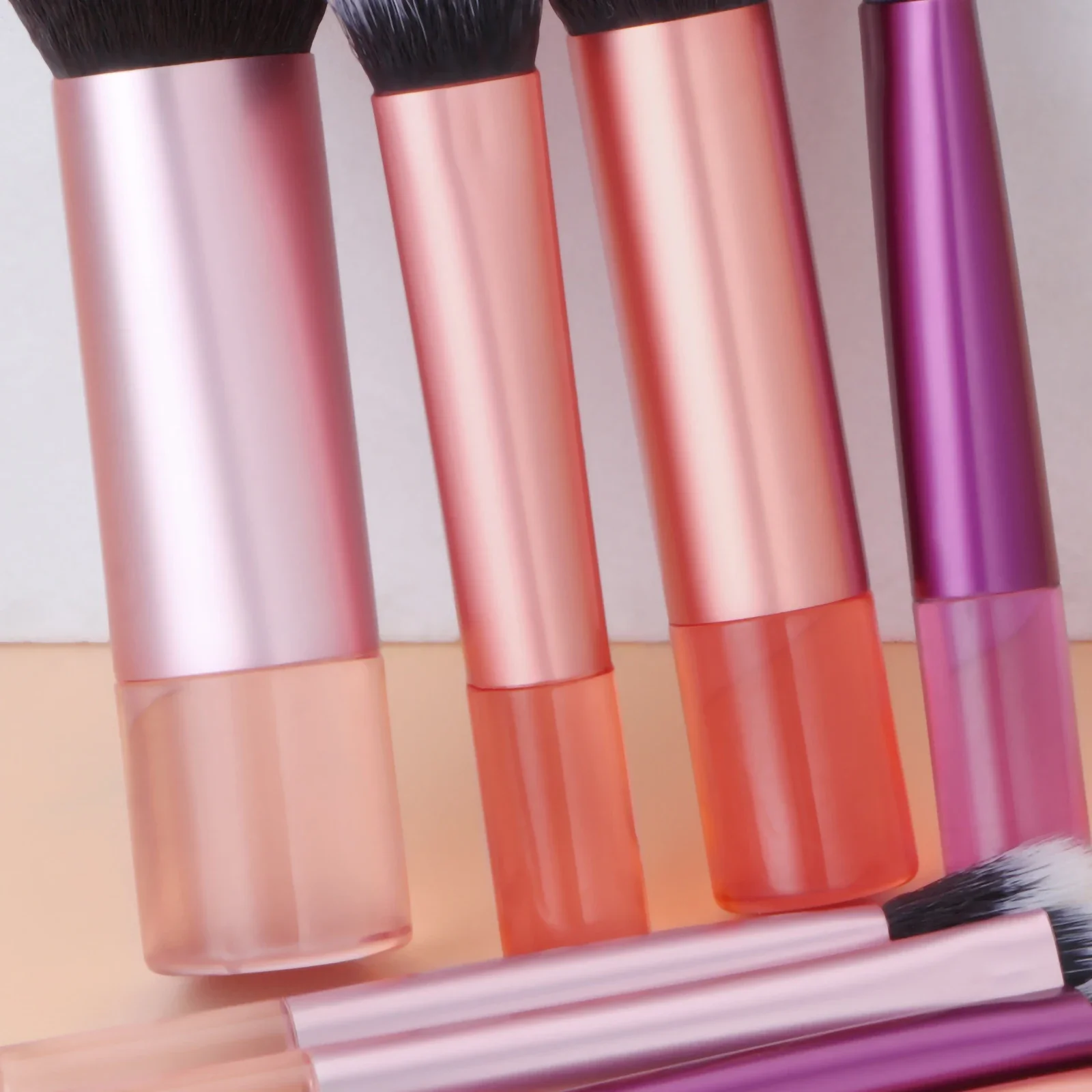 10本入り ピンク ミニメイクブラシ トラベルポータブルメイクツール メイクパフ - パームブラシ プロ仕様メイクツールセット