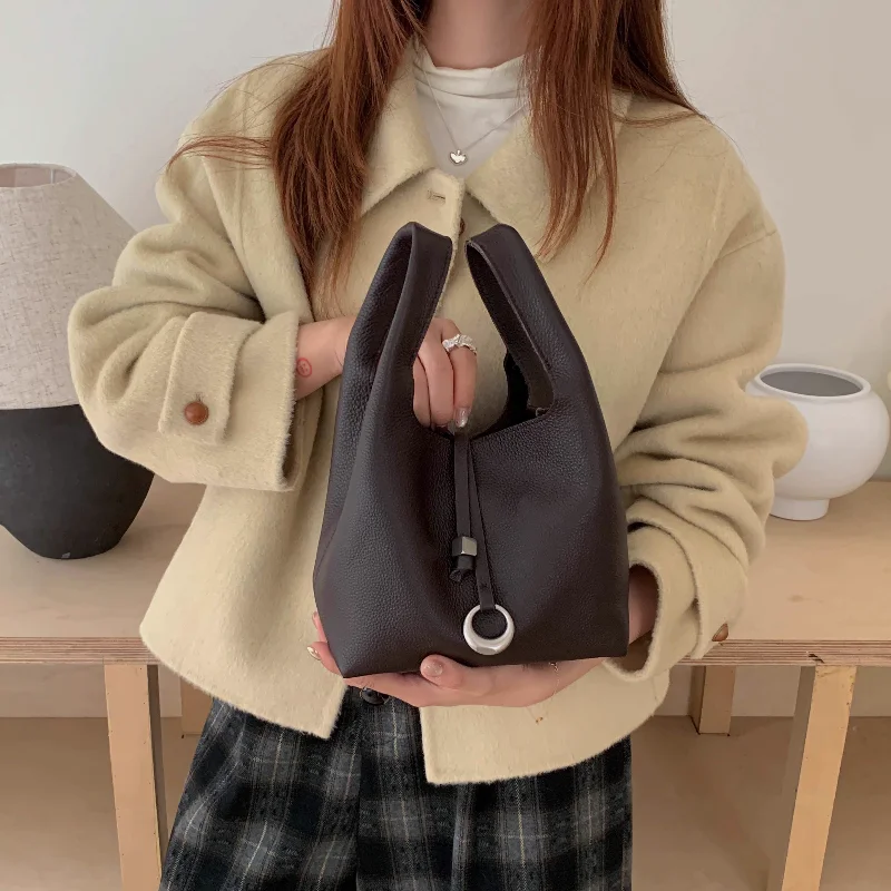 

High Quality Leather Bucket Bag For Women Basket Style Handbag Versatile Commute Crossbody Bag Drawstring Inner Bag Shoulder Bag