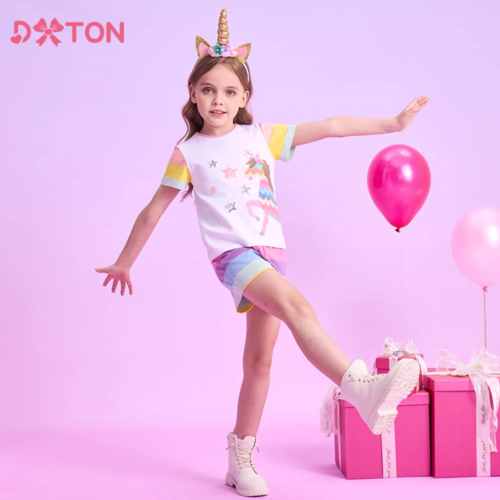 

DXTON 2pcs Suits For Girls Short Sleeve T-shirts & Shorts Summer Toddler Clothing Set Unicorn Appliqued Tops with Rainbow Shorts