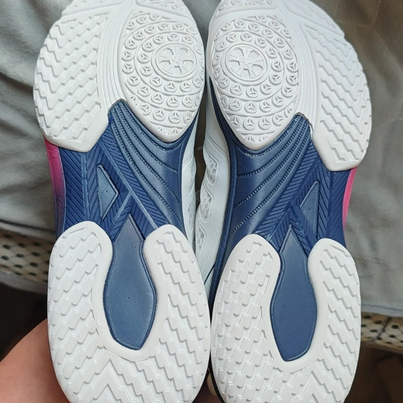 Luxury Brand Table Tennis Shoes  Anti-Slippery Badminton Shoes Super Light Indoor Court Shoes Hard-Wearing Tennis Shoe Couples