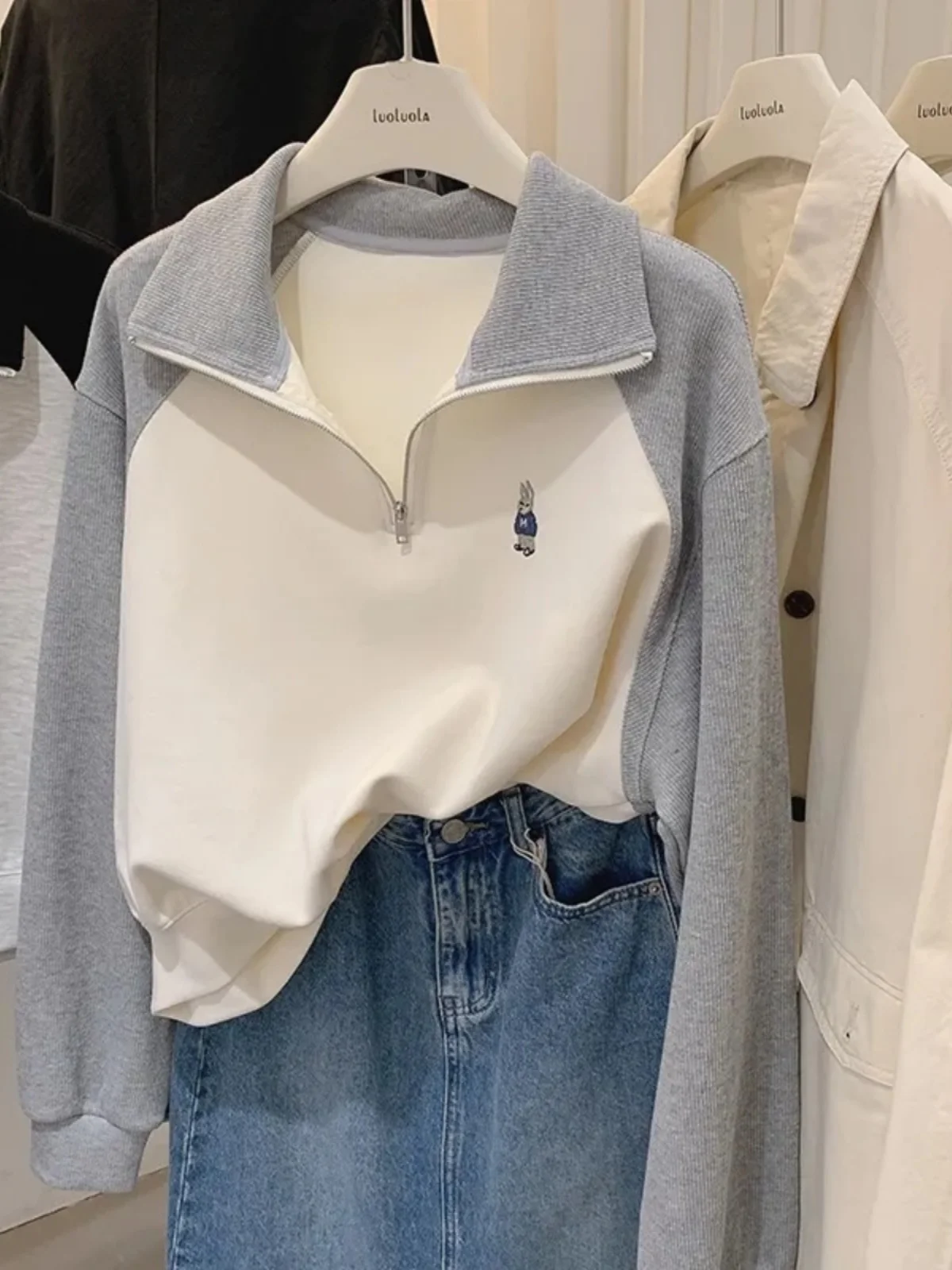 

Thickened Hoodie Women's Autumn Winter New Style Embroidered Chest Logo Half Zipper Hooded Sweatshirt Korean Style Loose Fit