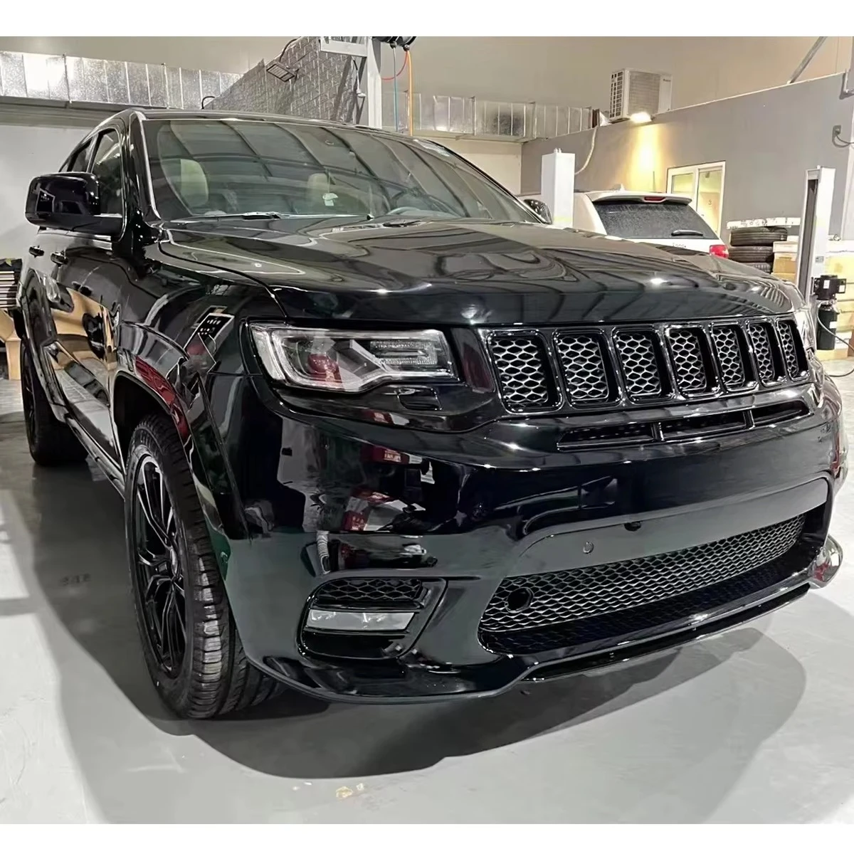 Change to SRT Style Side Skirt Grill Bumpers Body Kit for Jeep Grand Cherokee 2017-2021. 5