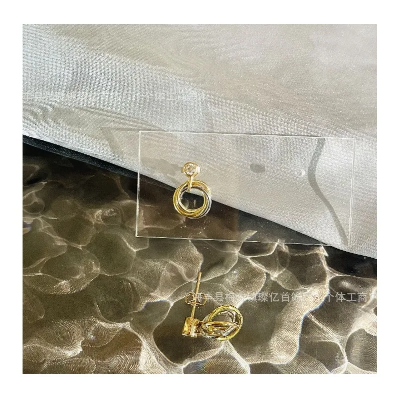 

Seiko Version Jewelry Three-color Electroplating Three-ring Winding Single Diamond Stud Earrings Interlocked Classic Earrings Hi