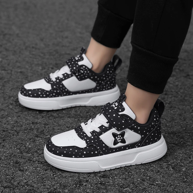 

Boys' shoes 2025 New autumn leather anti-slip board shoes for children sports shoes for middle and primary school students