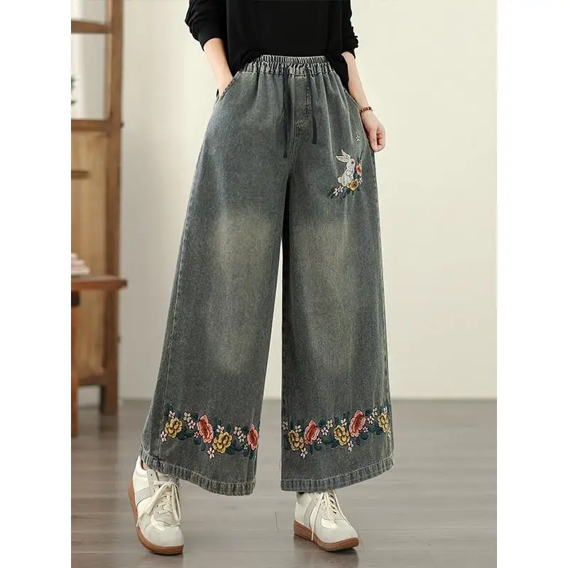 

Осень 2024, новые джинсы, женские винтажные широкие джинсовые брюки с вышивкой в этническом стиле и эластичной резинкой на талии, большие джинсовые широкие брюки