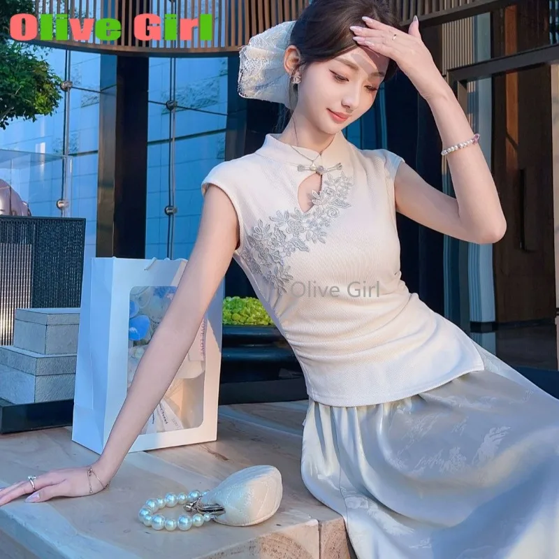 

Топ Cheongsam с вышивкой, нерегулярный сладкий Ципао, милый комплект с короткой юбкой, новинка лета 2023, высококачественный комплект из двух предметов, женская одежда