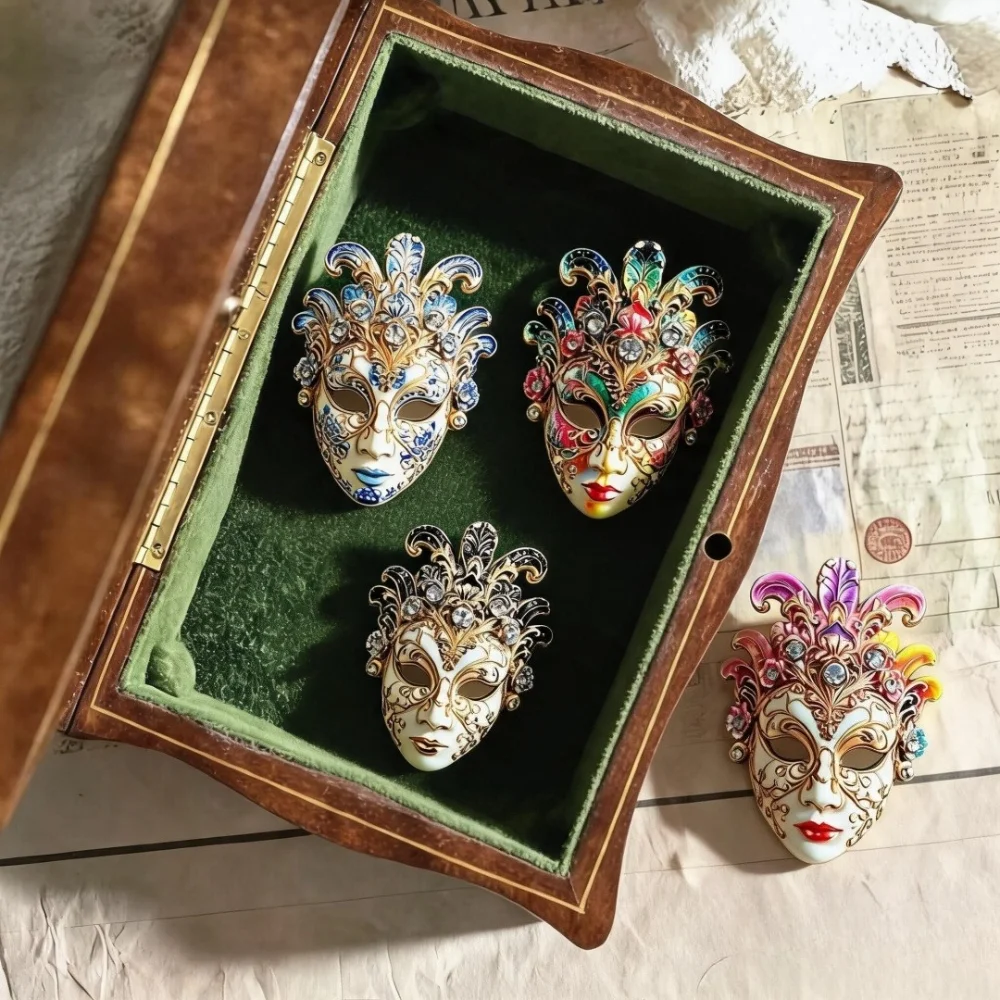 Luxury Vintage Mask Brooch For Women Unisex 4 Color Rhinestone Charming Beauty Face Party Pin Gift