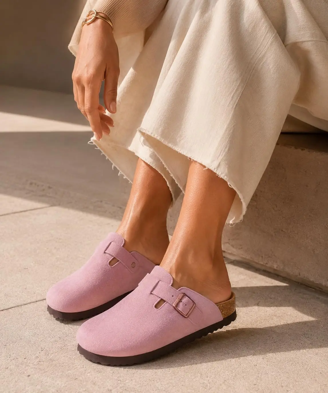 Shevalues Rutschfeste Unisex-Kartoffelschuhe mit Verstellbarer Schnalle, Korkfußbett, Veganen Wildleder-Clogs für Damen mit Fußgewölbestütze – Detail 19