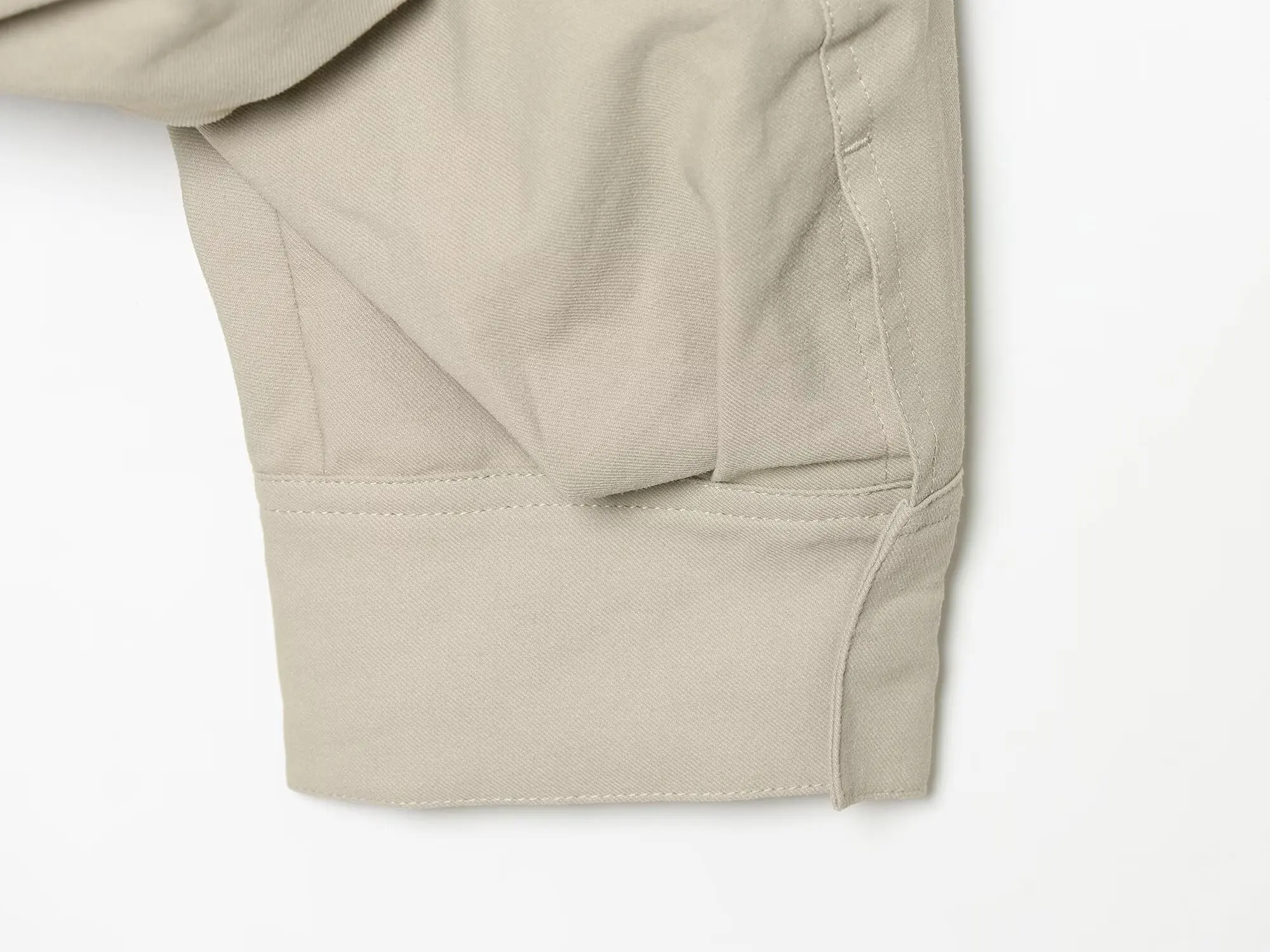 BSAY Neue minimalistische beige Kapuzenjacke für Damen, lockere, kurz geschnittene Oberbekleidung mit durchgehendem Reißverschluss, langärmliger Windbreaker im lässigen Workwear-Stil – Detail 5