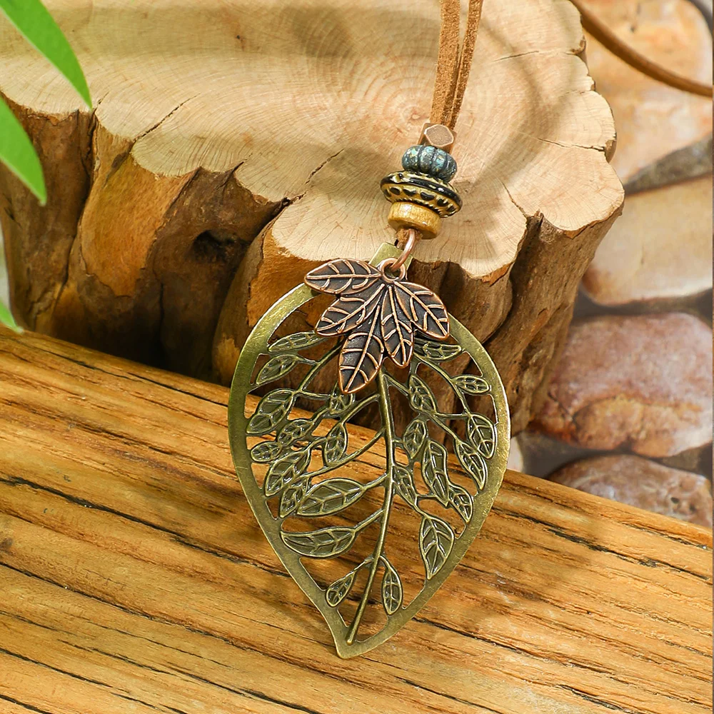 1pcs Boho Necklace Geometric Leaf Shape Hollowed Pendent Necklace Daily Wear Gifts for Family/Friends/Wife Versatile