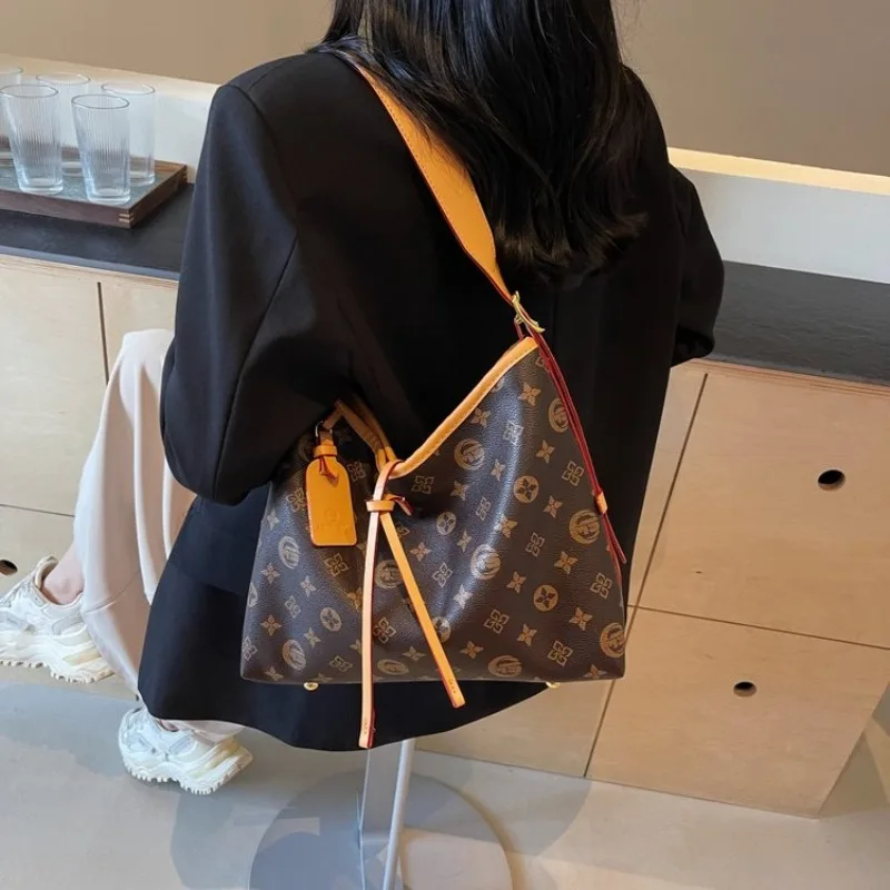 

Hot Sale Women Bag Versatile Shoulder Bag Maillard Style Exquisite Design Portable Underarm Handbag for Daily Use