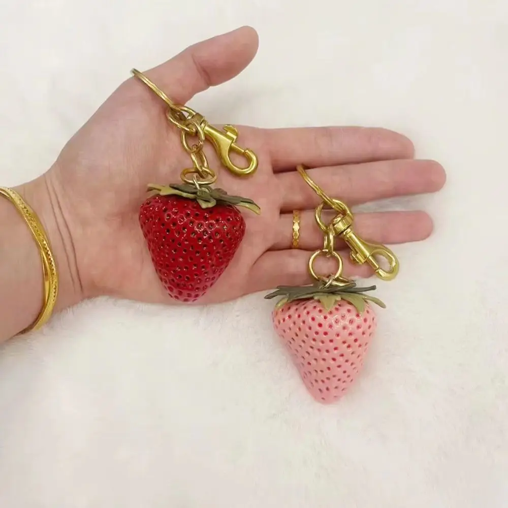 Cartoon Strawberry Keychain Realistic Fruit Resin Strawberry Bag Charm Textured Surface Strawberry Pendant Backpack Decoration