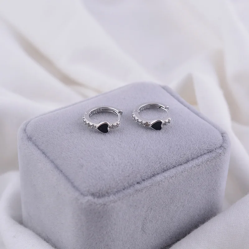 925 Sterling Silver Buckle Black Love  Ins Temperament All-matching Earrings for Women Cold Wind 2023 New Earrings