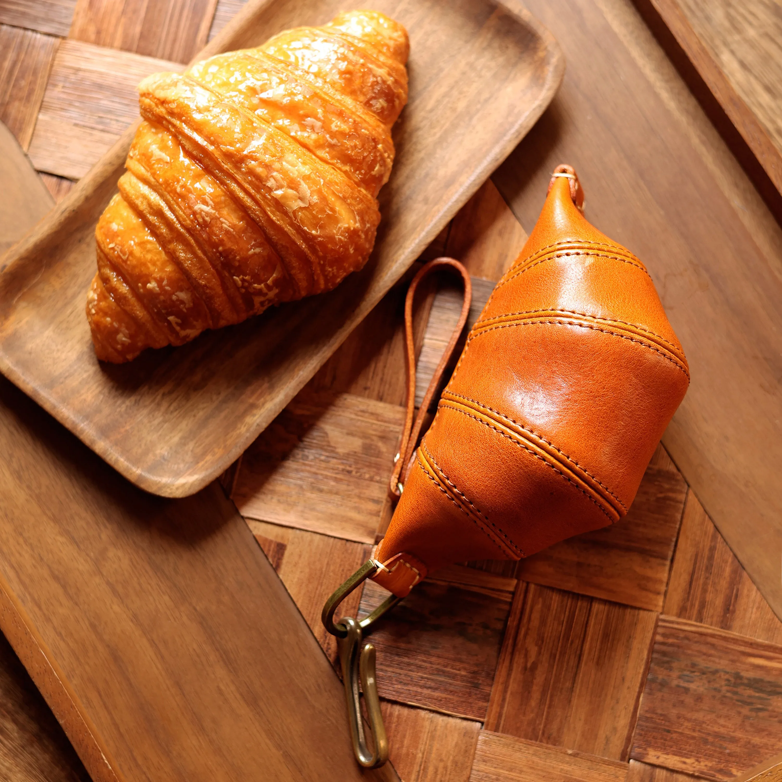 Vegetable Tanned Top Layer Leather Croissant-Shaped Coin Purse Unisex Portable Earphone Lipstick Pouch Genuine Leather Gift Bag