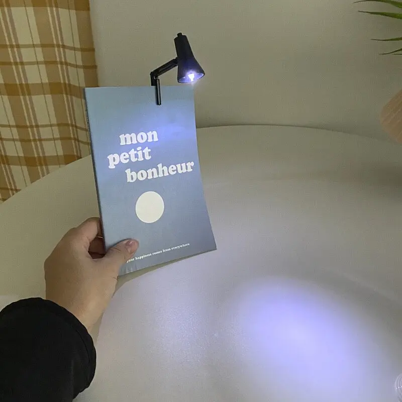 Criatividade Mini Livro Luzes Estudante Dormitório LED Reading Lamp Clipped on Book