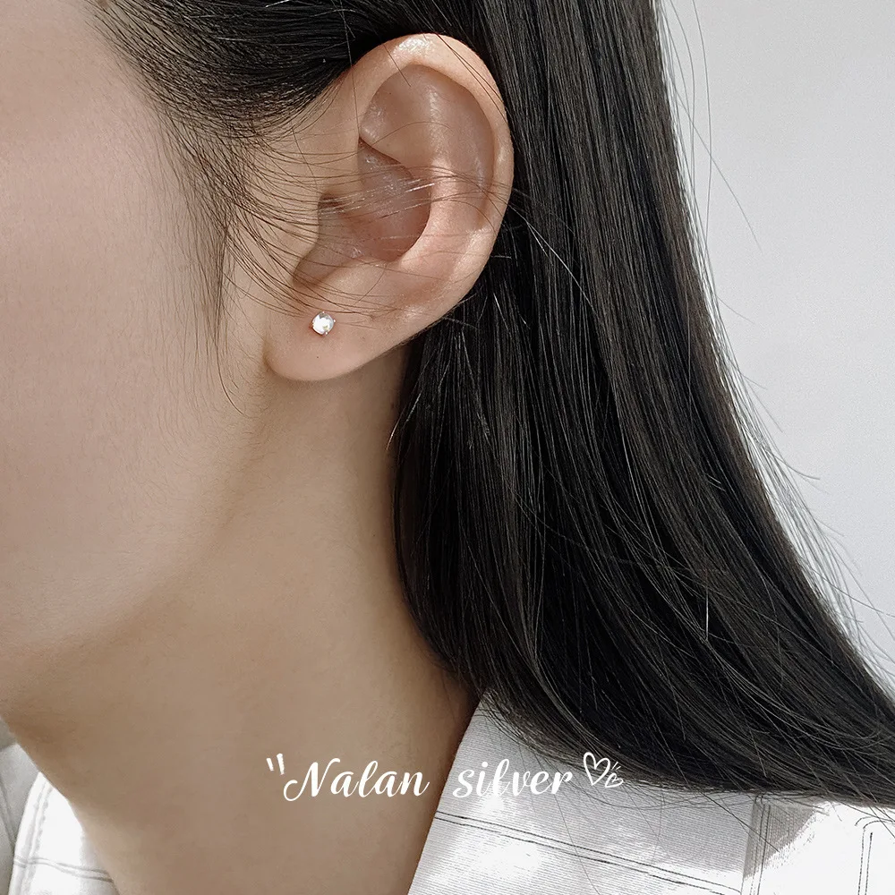 S925 Sterling Silver Fresh and Sweet Ins Wind Niche Design Four-claw Glazed Round Thread Stud Earrings M07228