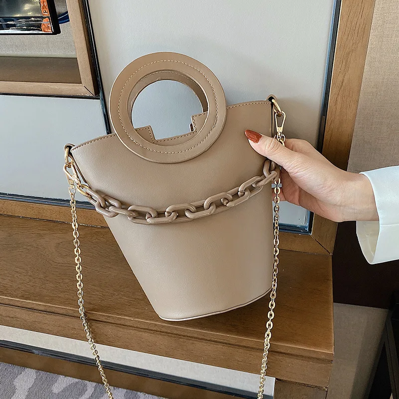 KK  2024 Korean Version Portable Bucket Popular On The Internet, Versatile And Trendy Small, Women's New Fashion Chain Crossbody