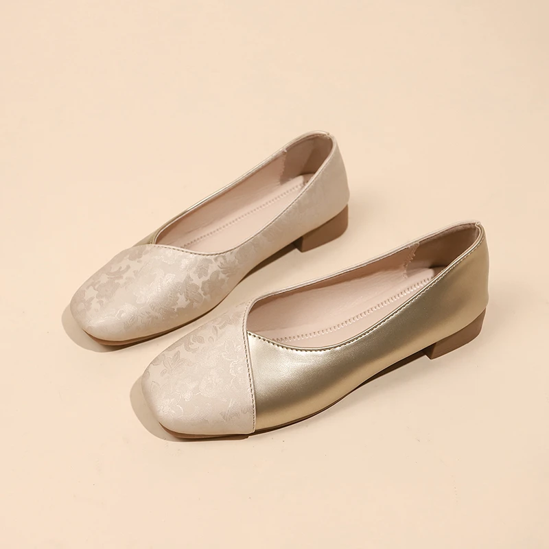 Nieuwe stijl platte instapschoenen voor dames.