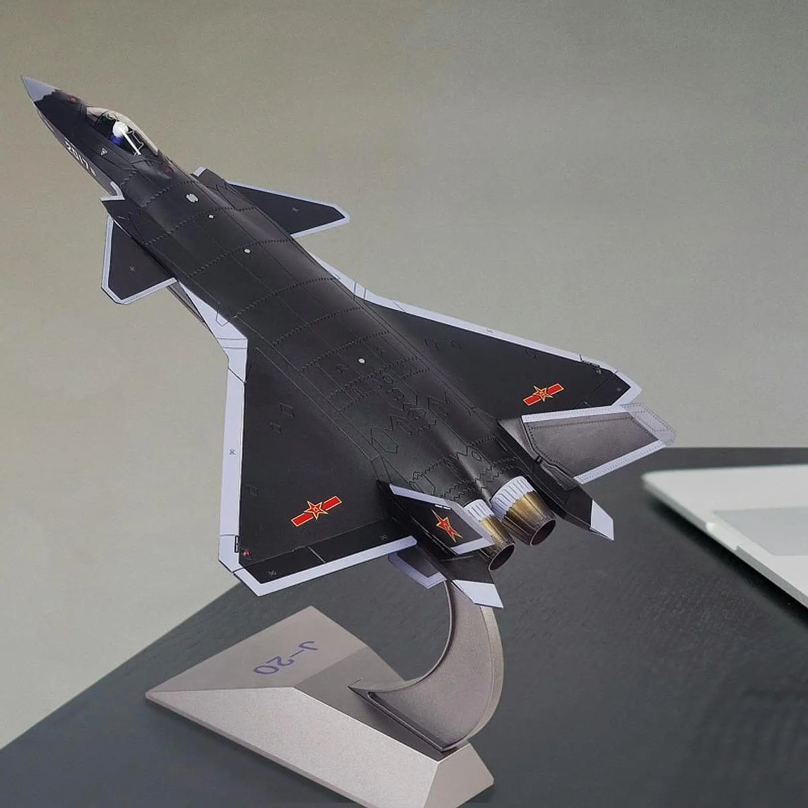 

1/48 Fighter Model Alloy Airplane Model Desktop Decoration with Display Stand