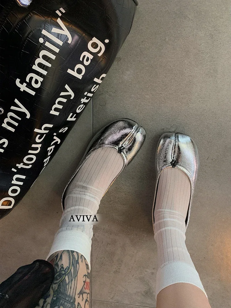 High Quality Comfortable Summer Ultra-Thin Split Toe Woman Cotton Socks Golden Silk Stripe Two-Toed Japanese Harajuku Tabi Sox