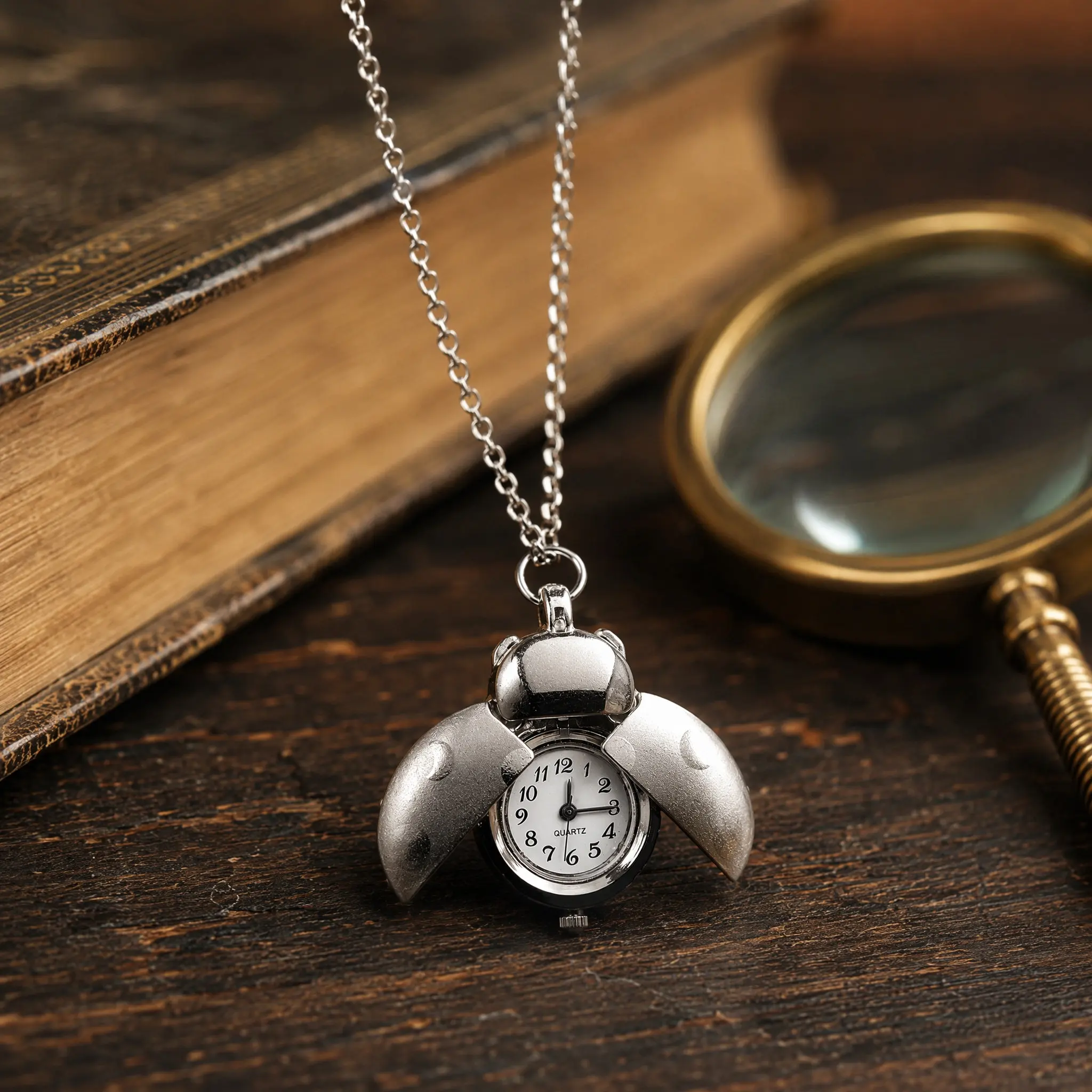1Pcs Beetle Styled Pocket Watch Retro Zinc Alloy Vintage Hanging Chain Decorative Quartz Movement Pendant Accessory