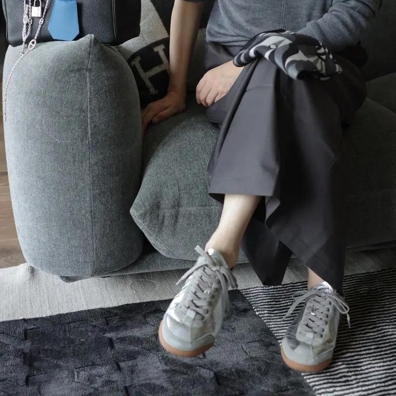 

Немецкие тренировочные кроссовки 2026 года из натуральной кожи, серебристые, класса люкс, с супермягкой подошвой и премиальным ощущением, повседневные низкие кеды на плоской подошве