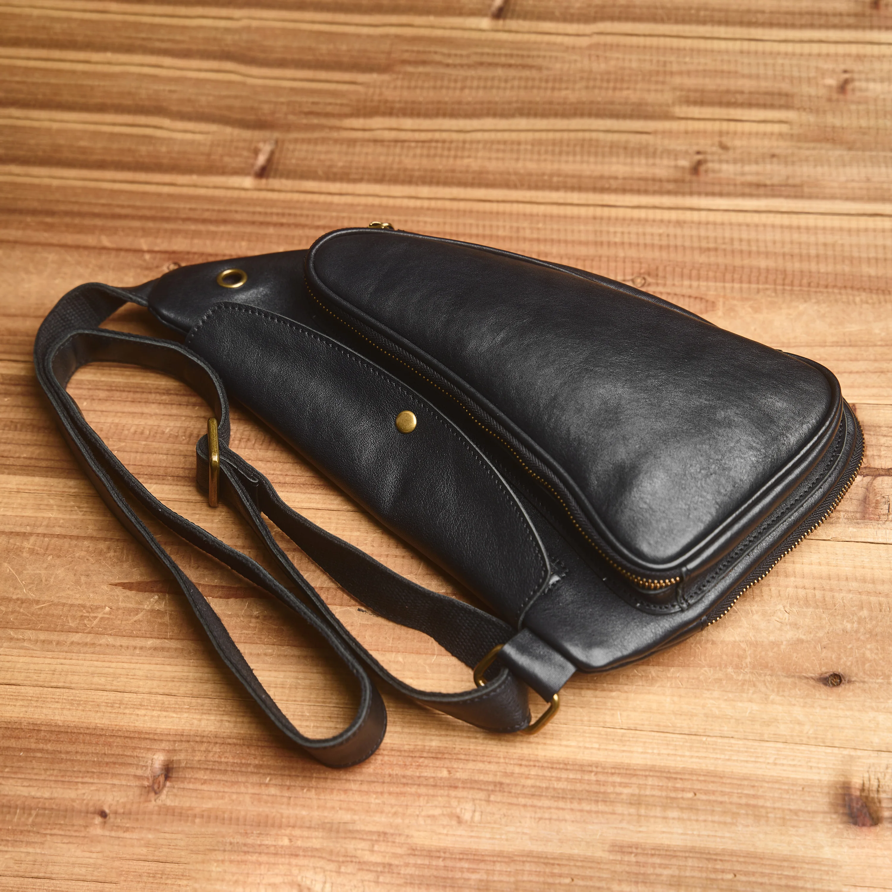 Nasva Leder Retro Herren Brusttasche Mode Leder Knödel Tasche Umhängetasche Sport Fitness kleine Umhängetasche – Detail 15