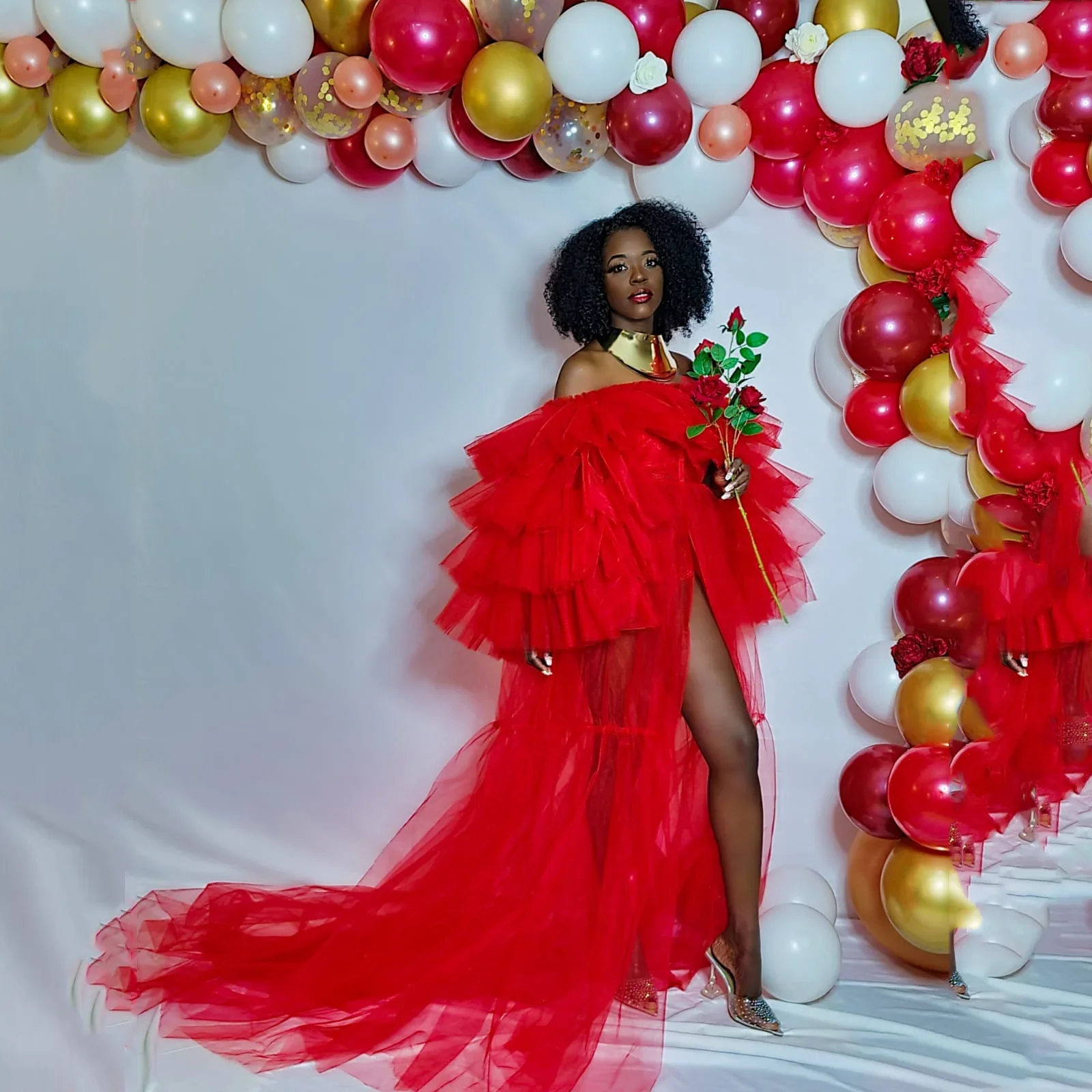 Fotografia vermelho uma linha vestidos de maternidade em camadas longo tule vestido grávida exuberante feito sob encomenda maxi vestidos fora do ombro sexy