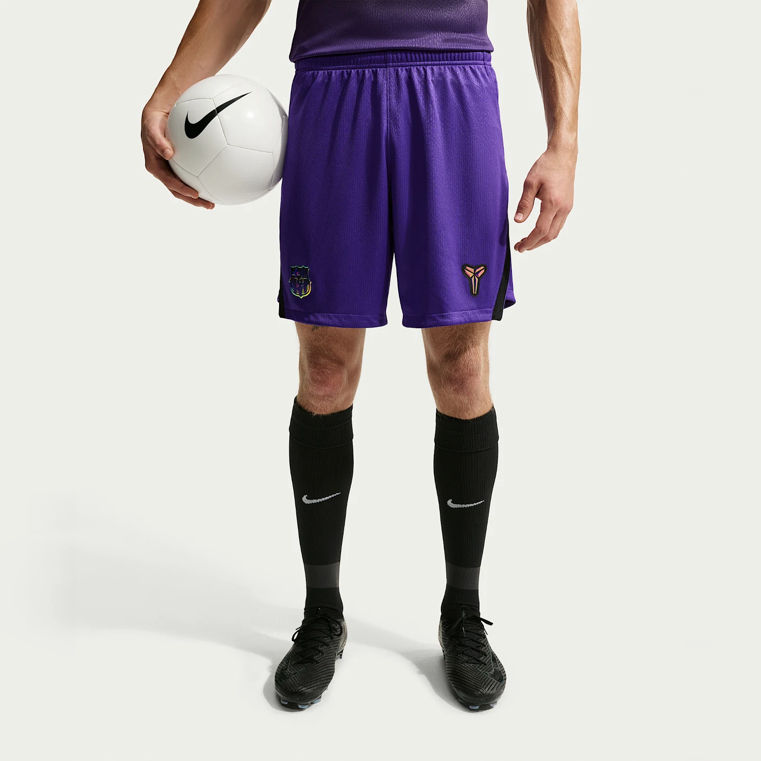 short-de-sport-de-football-pour-homme-coupe-ajustee-sechage-rapide-confortable-et-respirant-modele-authentique-nike-ii2011-504