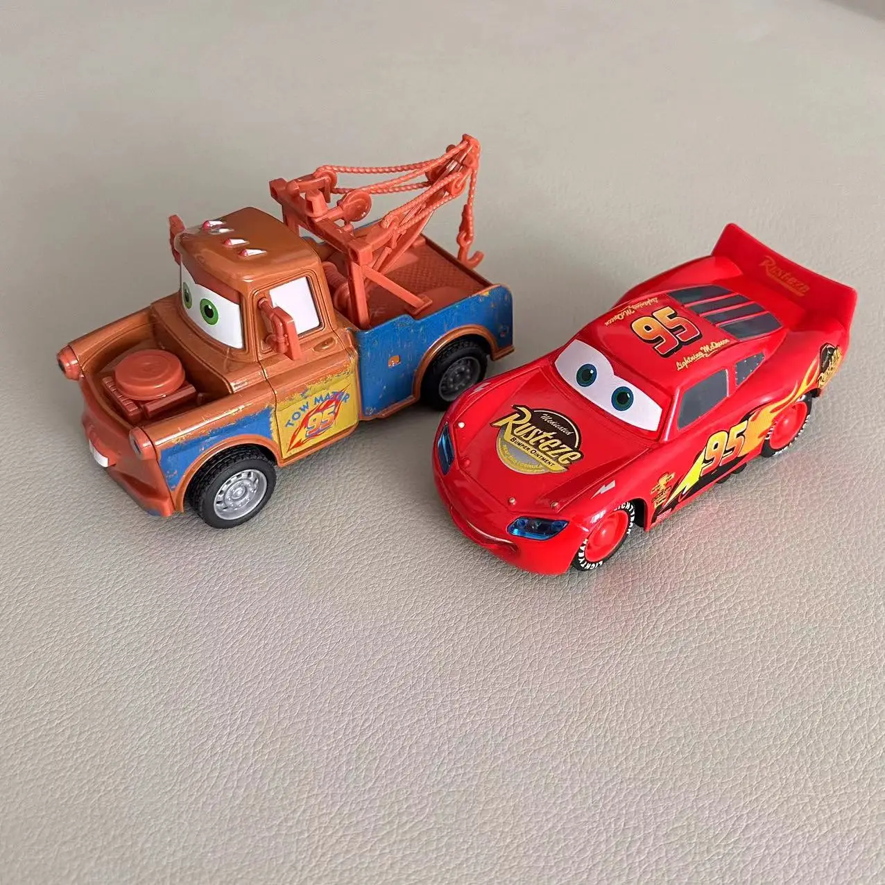 Disney Pixar Cars 3 Lightning Mcqueen Big Wheels Uncle Truck Ramirez Storm Jackso Cruz Alloy Car Sound And Light Toys Gifts