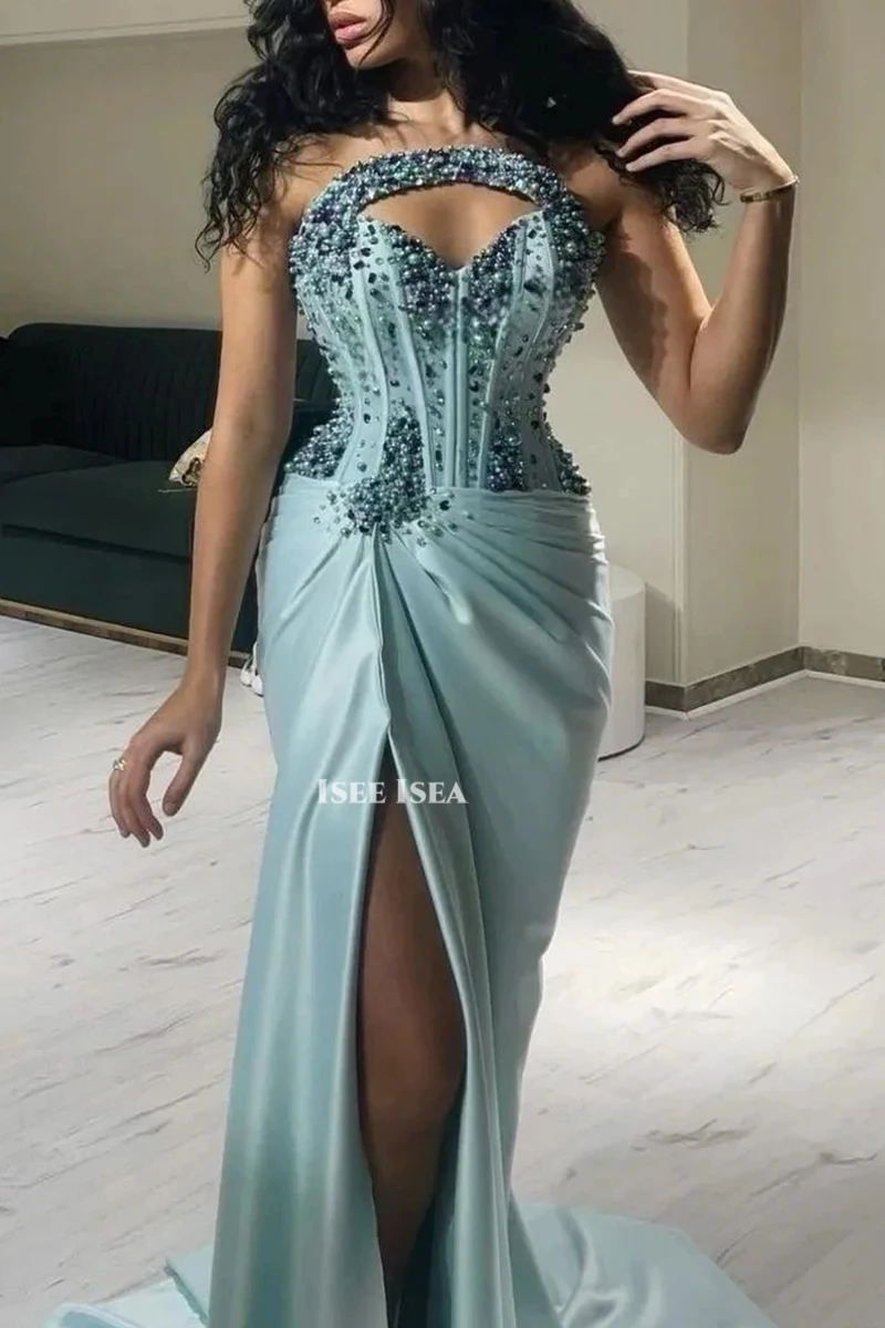 ชุดราตรีสีฟ้าอ่อน ผ้าซาติน ประดับมุกและคริสตัล แบบไร้สาย ตัดเย็บแบบเว้าข้างสูง ทรงเมอร์เมด ปี 2026 ชุดราตรีออกงานสำหรับผู้หญิง รับตัดตามแบบ