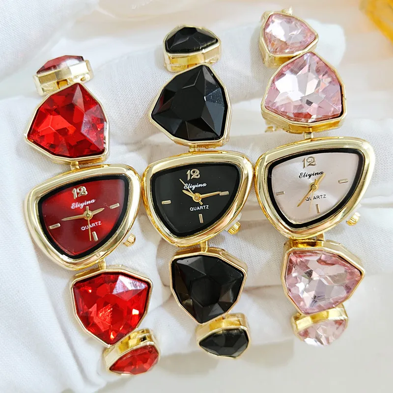 ساعة نسائية ذات شكل غير منتظم كبيرة متألقة على شكل خاص من حجر الراين بنمط شمسي بسيط ساعة كوارتز طليعية عصرية