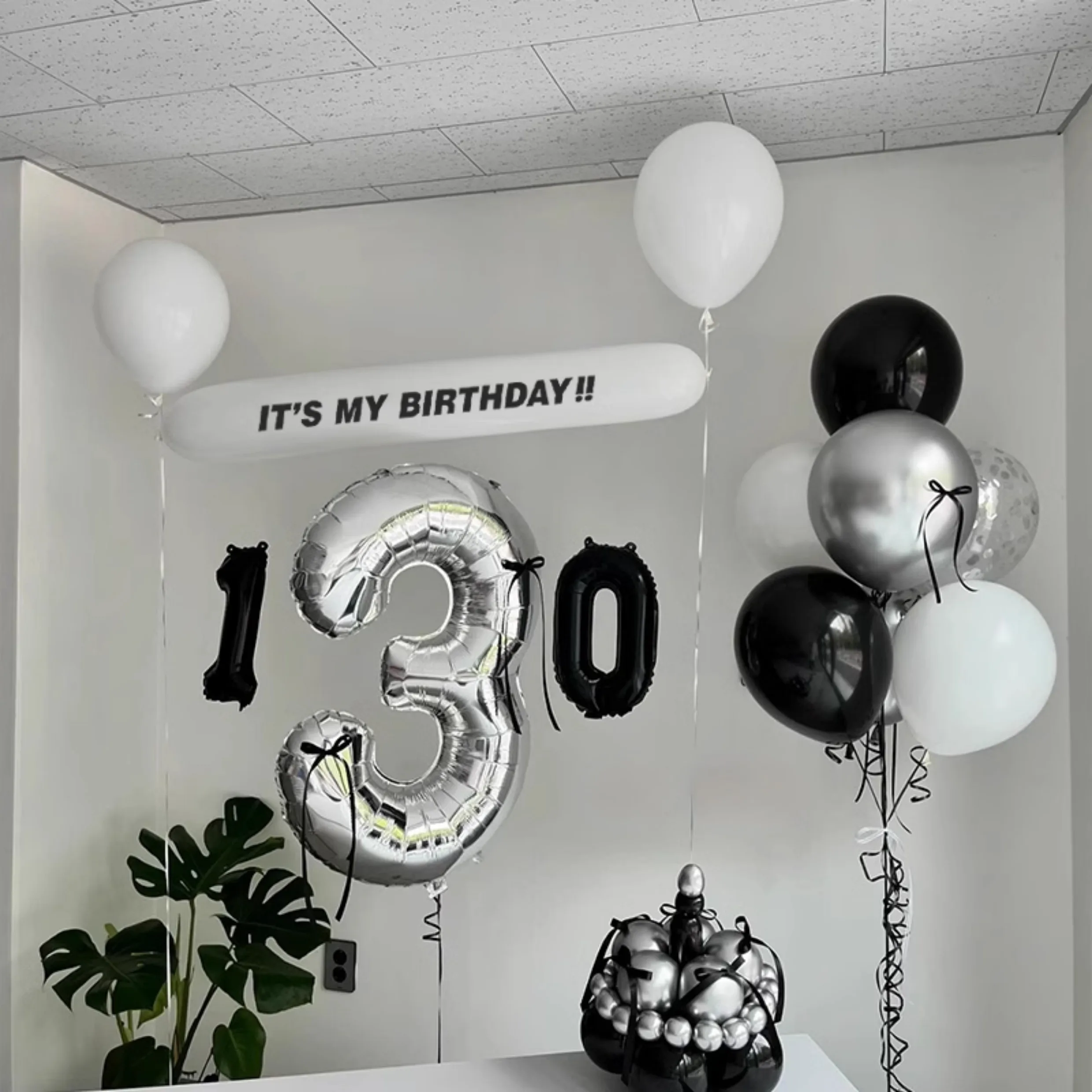 Czarny balon z cyframi Bukiet Wszystkiego najlepszego z okazji urodzin Tło Balon dla dzieci Wiek Dzieci Fotografia Dzieci Rocznica Dostawca — zdjęcie 4