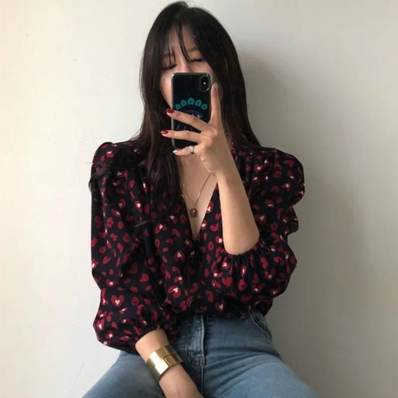 Shirts Women V-neck Retro Harajuku Ins Top Vintage Female Loose Kawaii Chic All-match Office Lady Teenagers Three Quarter Sleeve