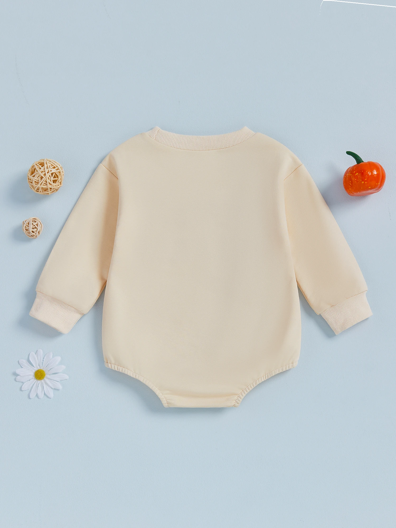 

Детский костюм на Хэллоуин, комбинезон с длинными рукавами и круглым вырезом, тыквой и вышивкой, с милым призрачным принтом для маленькой девочки