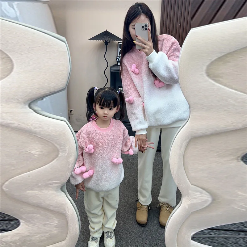 

Warm Thick Sweatshirts for Family Winter Clothes Sets Funny Mom and Daughter Hearts Fleece Tops Dad and Son Matching Clothing