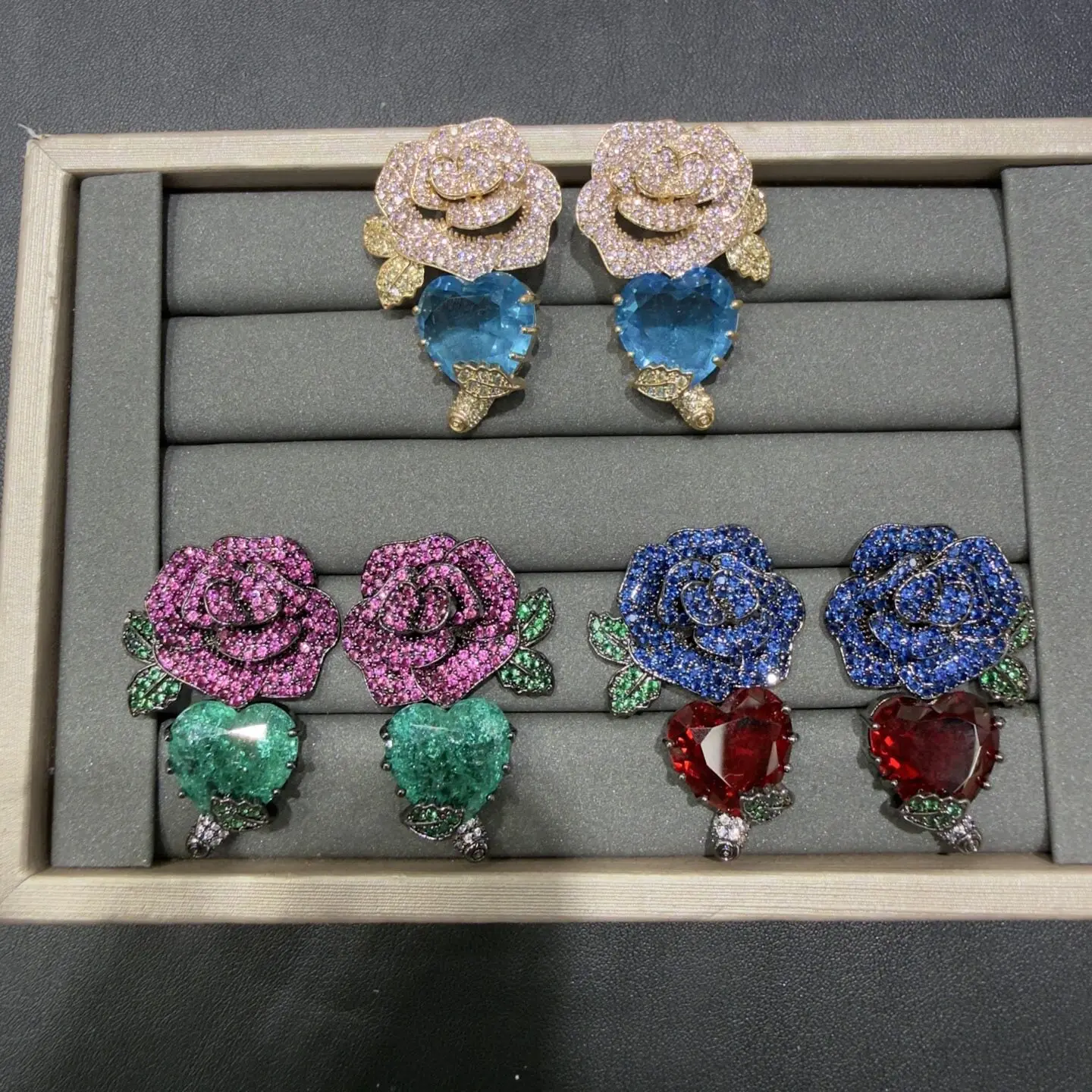 

Women New Flower Inlaid Zircon Earrings